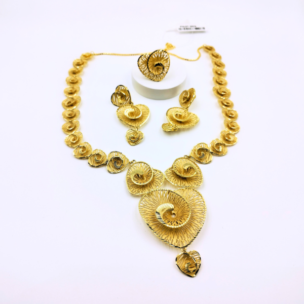 Dubai Forming Gold Nackless set